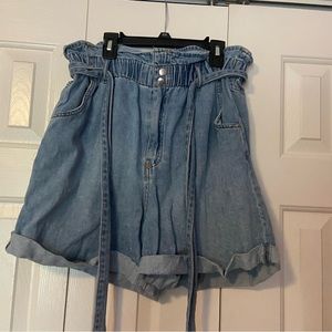Women’s size 10 paper bag  shorts with removable tie